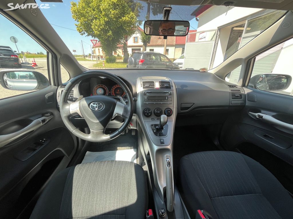 Toyota Auris, fotka 11