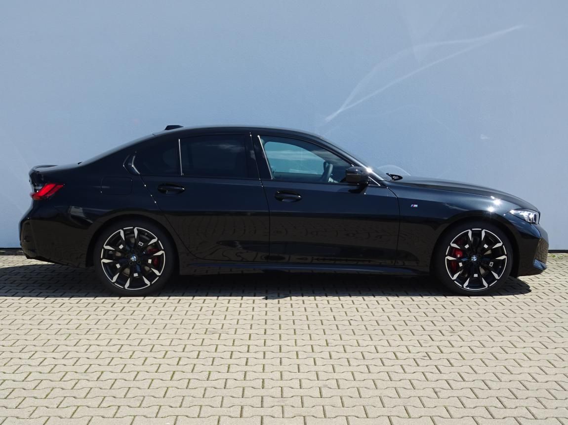 BMW Řada 3, 330d xDrive Sedan - fotka 5