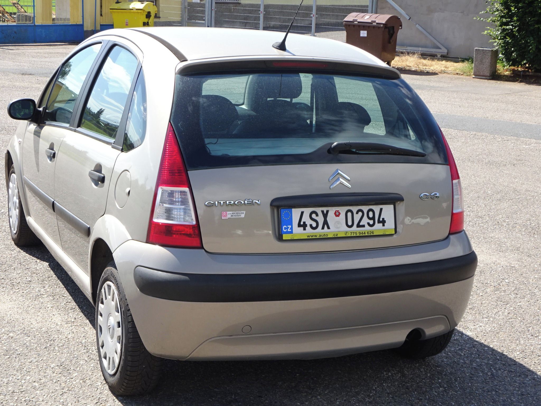Citroën C3, 1.4i (54 KW) Koupeno v ČR - fotka 4