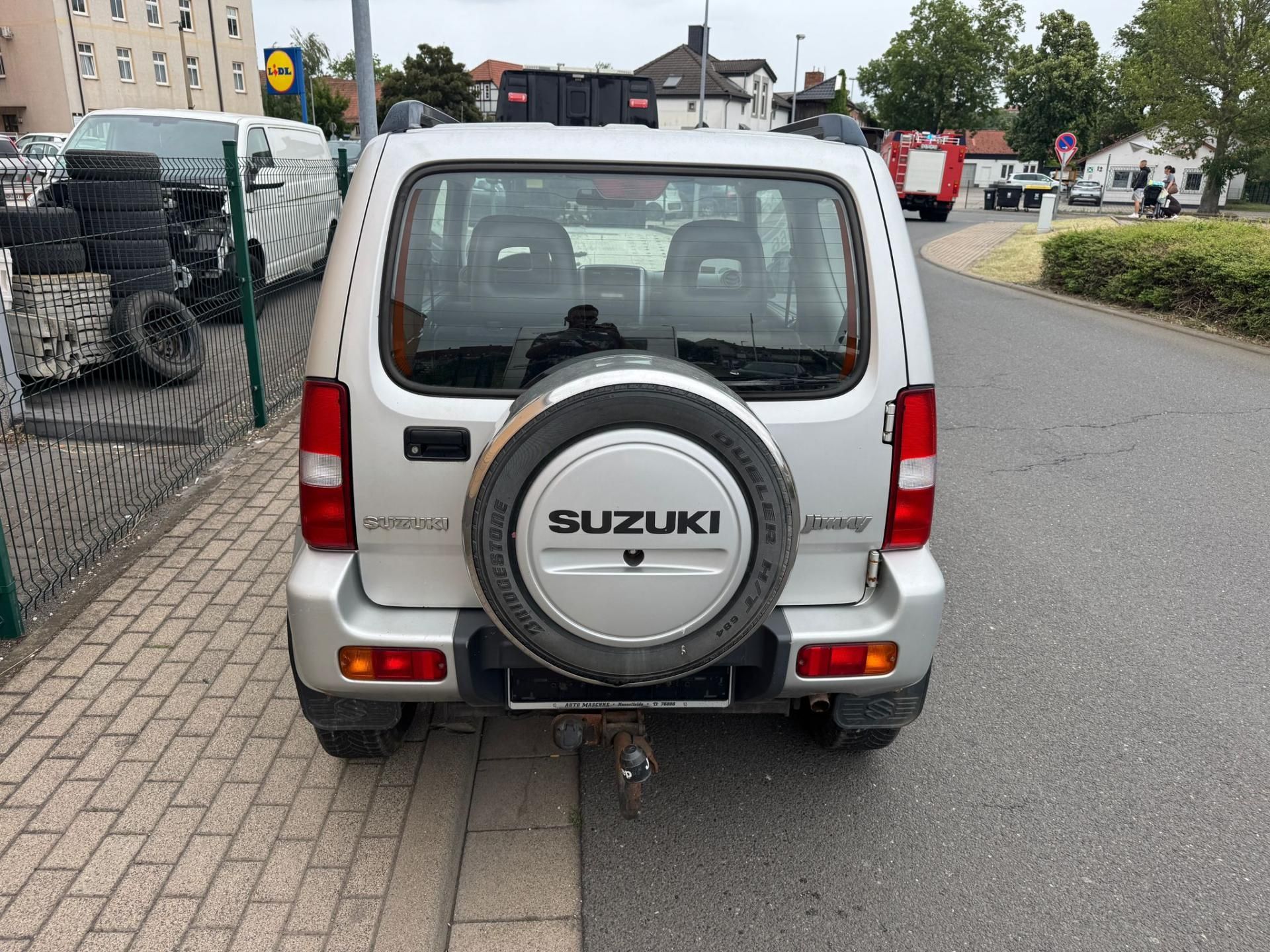 Suzuki Jimny, 1.3i 4x4 TAŽNÉ - fotka 4