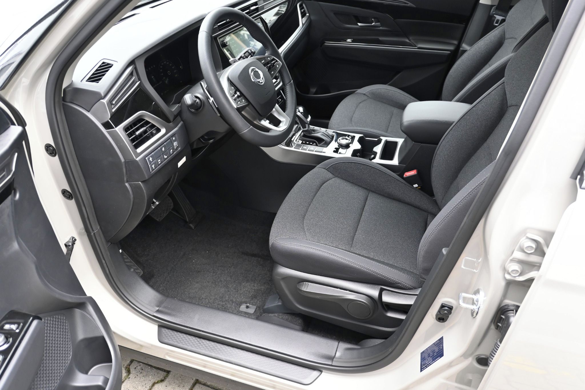 SsangYong Korando, A/T Style+ Black Packet - fotka 6
