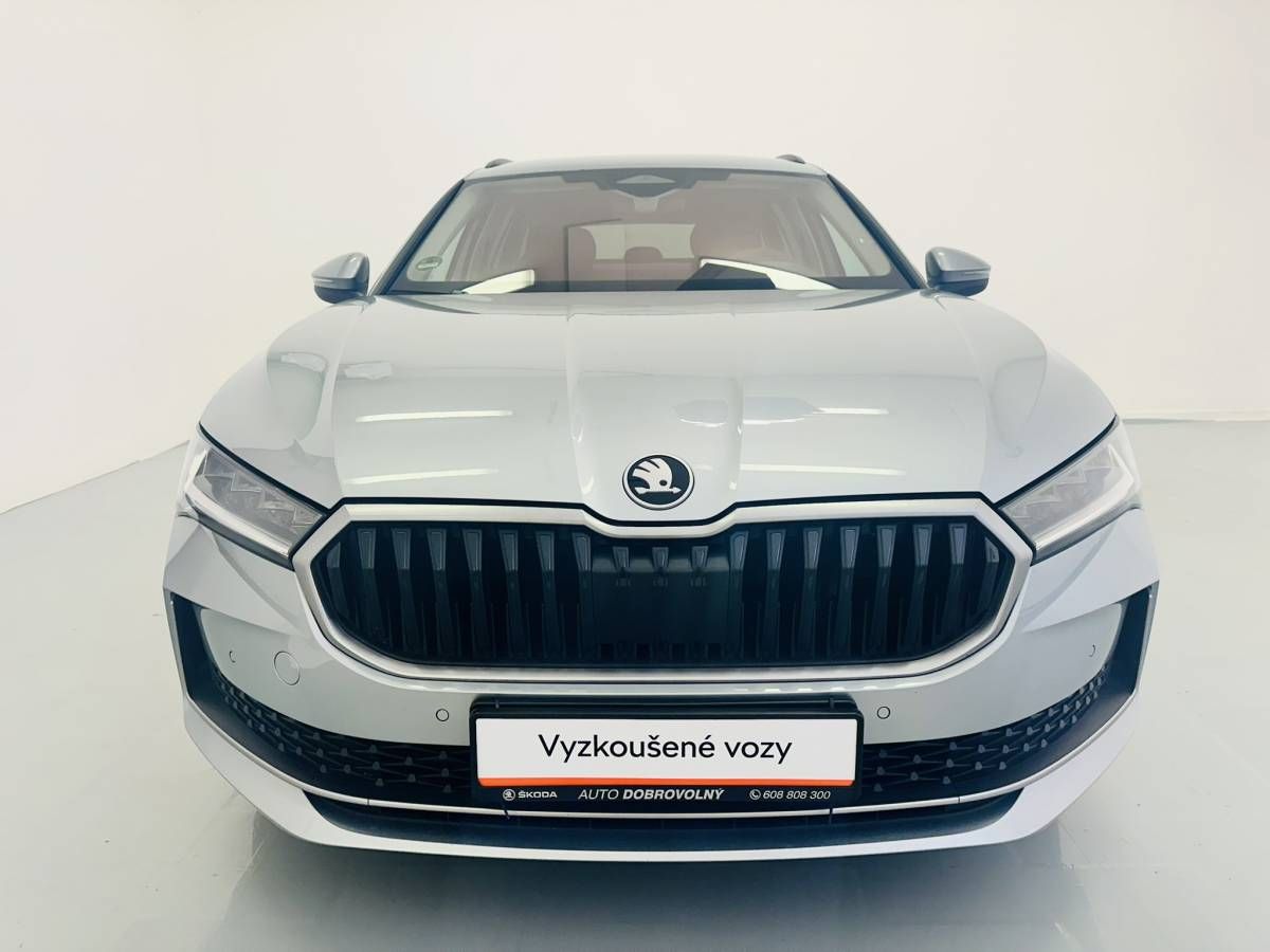Škoda Superb, Combi Selection 2,0TDI 110kW D - fotka 4