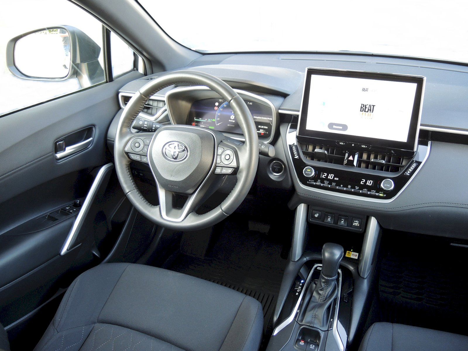 Toyota Corolla Cross, Comfort Business 2,0 Hybrid 4x - fotka 5