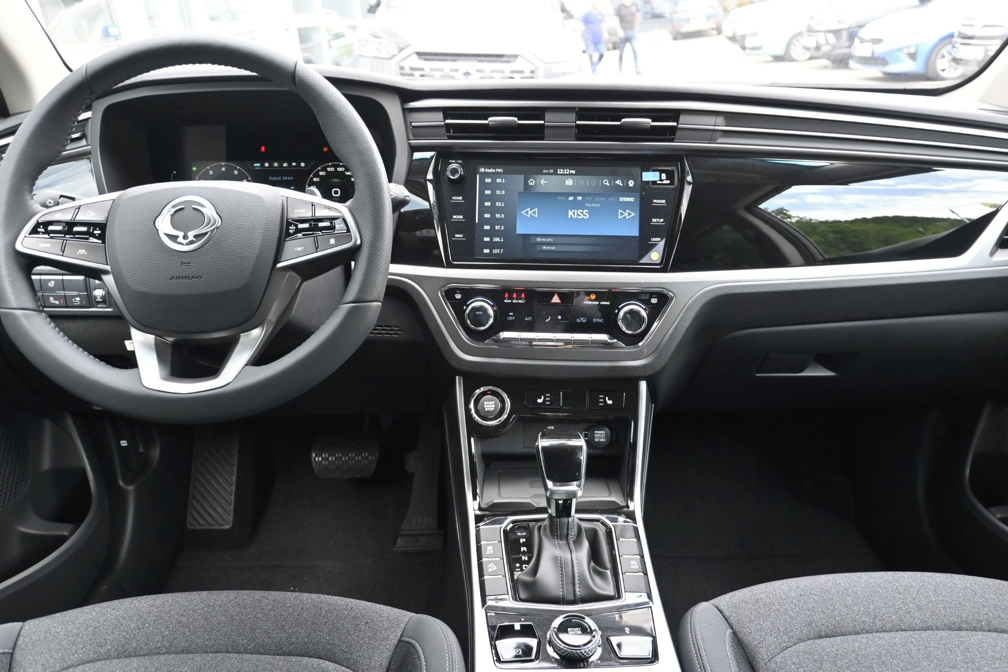 SsangYong Korando, A/T Style+ Black Packet - fotka 5