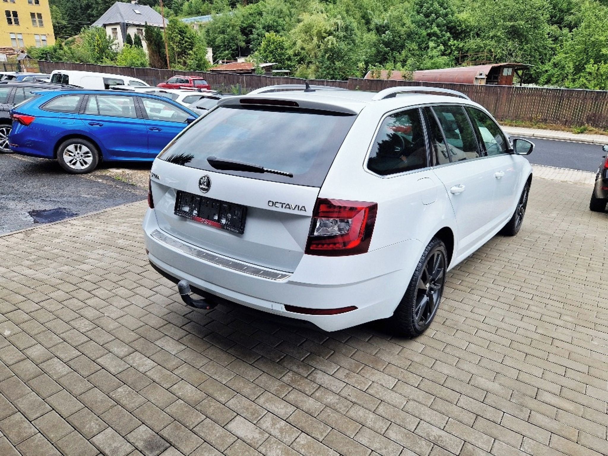 Škoda Octavia, 1.5 TSi (110 kW), LED, tažné - fotka 4