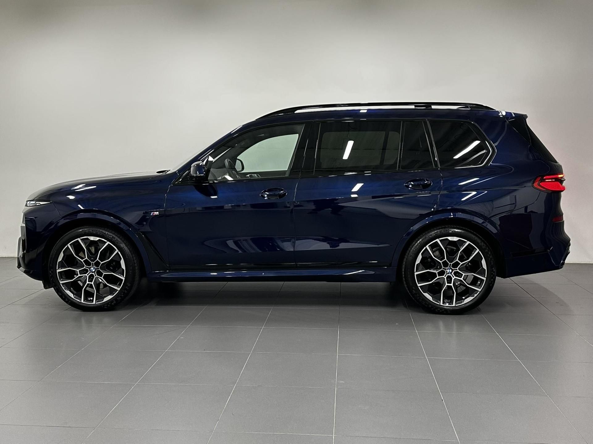 BMW X7, X7 xDrive40d - fotka 4