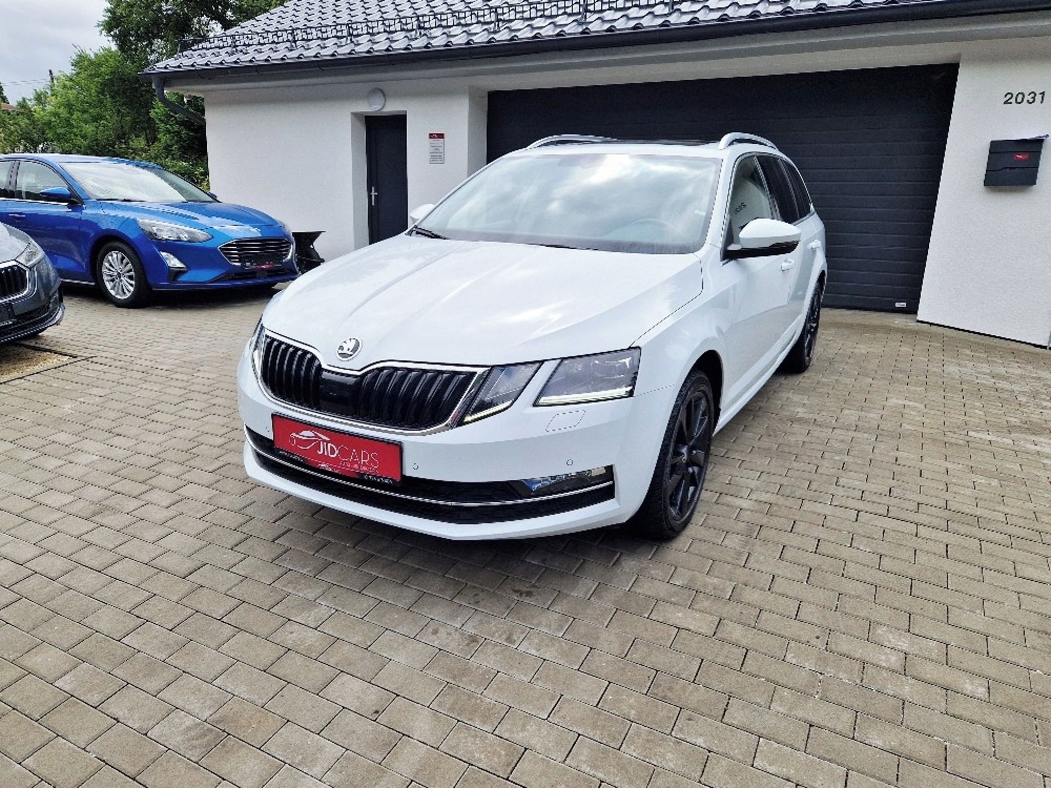 Škoda Octavia, 1.5 TSi (110 kW), LED, tažné - fotka 2