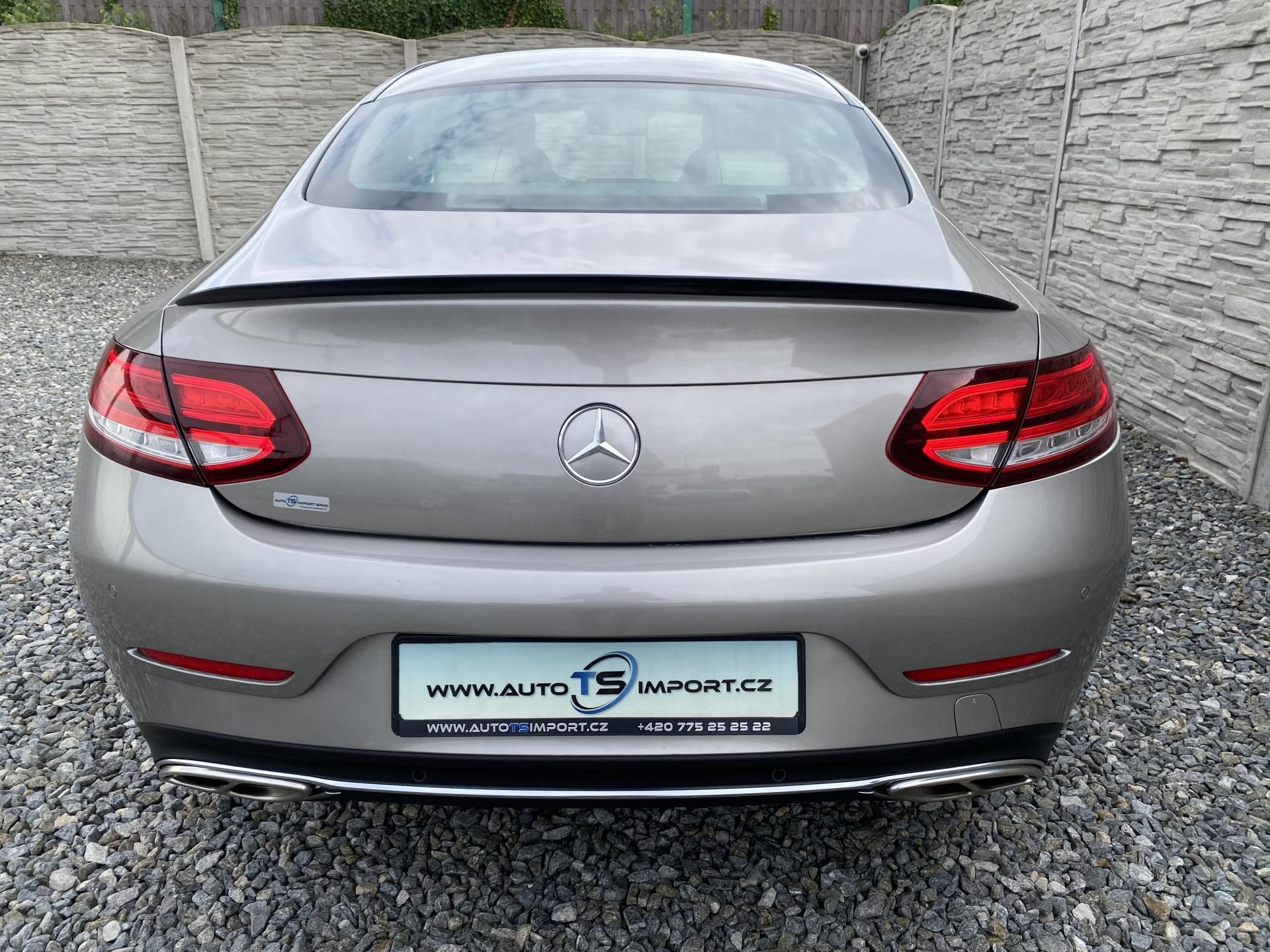 Mercedes-Benz Třídy C, C 400 COUPE 4MATIC 51.000KM - fotka 4
