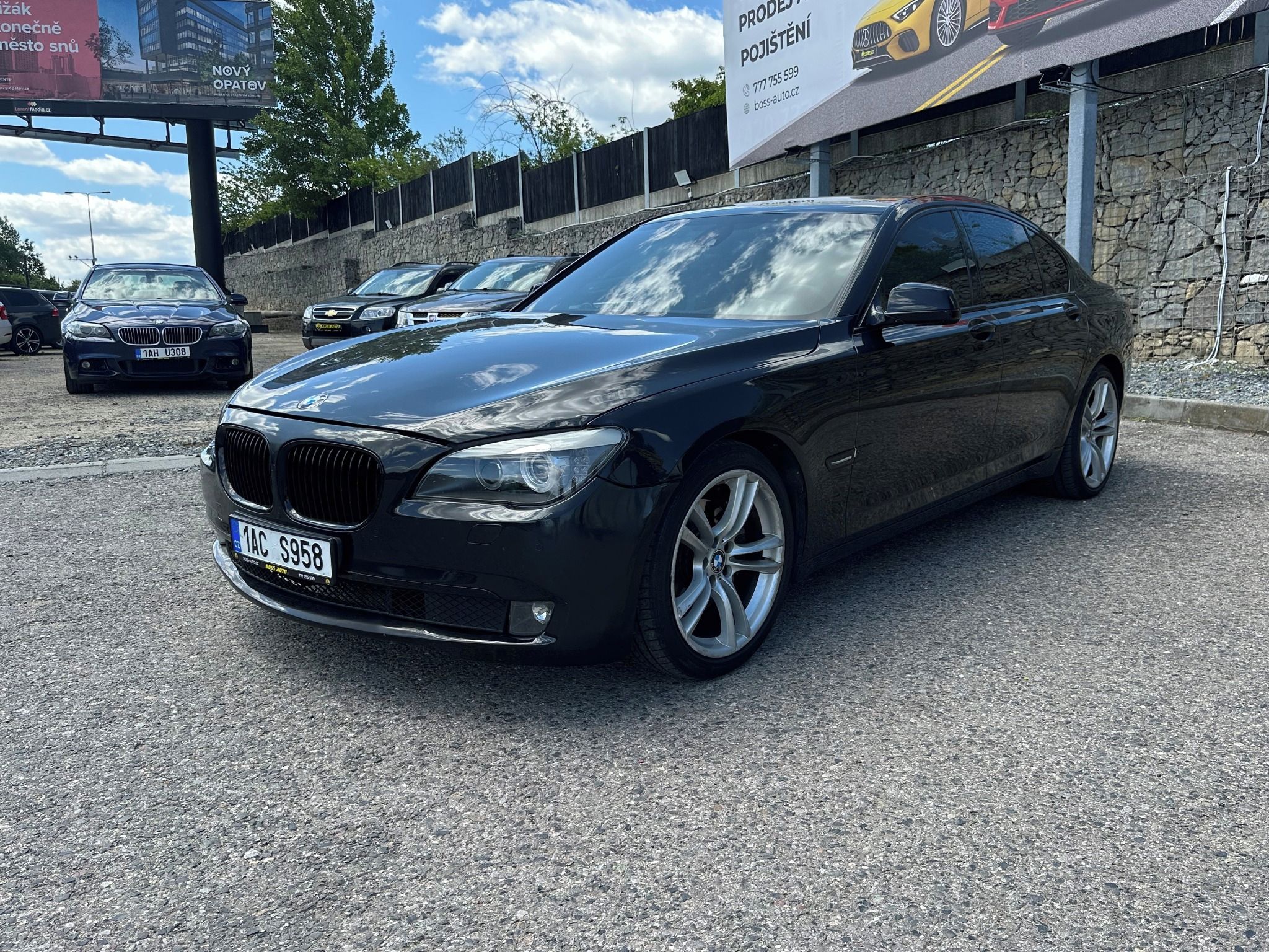 BMW Řada 7, BMW 740D xDrive 2010 - fotka 3