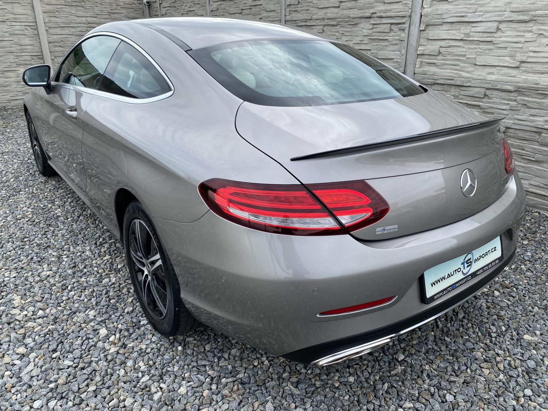 Mercedes-Benz Třídy C, C 400 COUPE 4MATIC 51.000KM - fotka 3