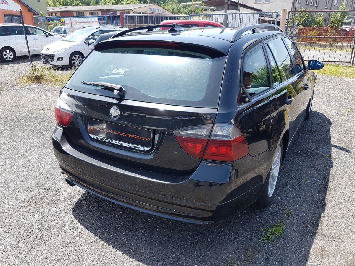 BMW Řada 3, 318 2.0i 6RYCHLOSTÍ NAVI - fotka 6