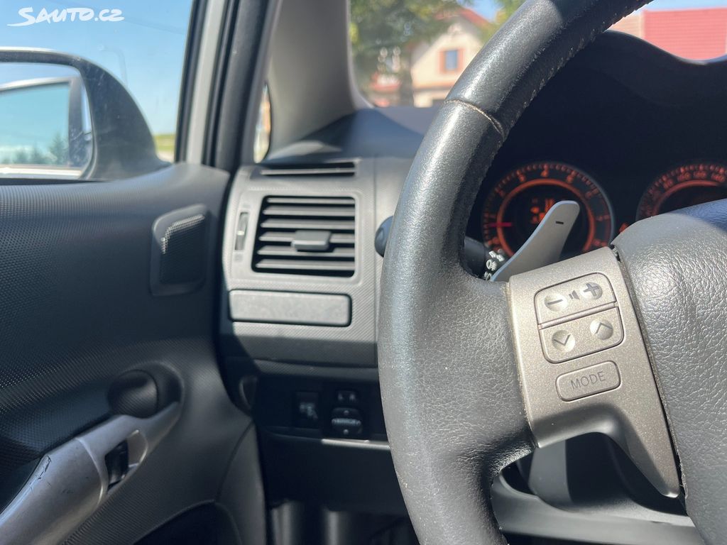 Toyota Auris, fotka 17