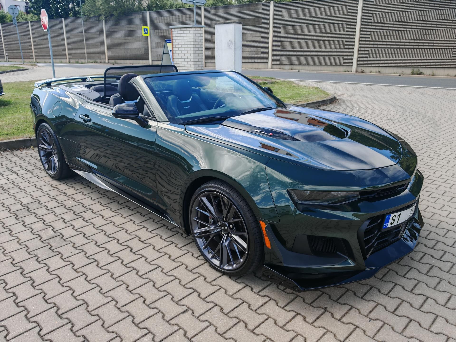 Chevrolet Camaro, ZL1 Cabrio, Manuál, Alcantara
