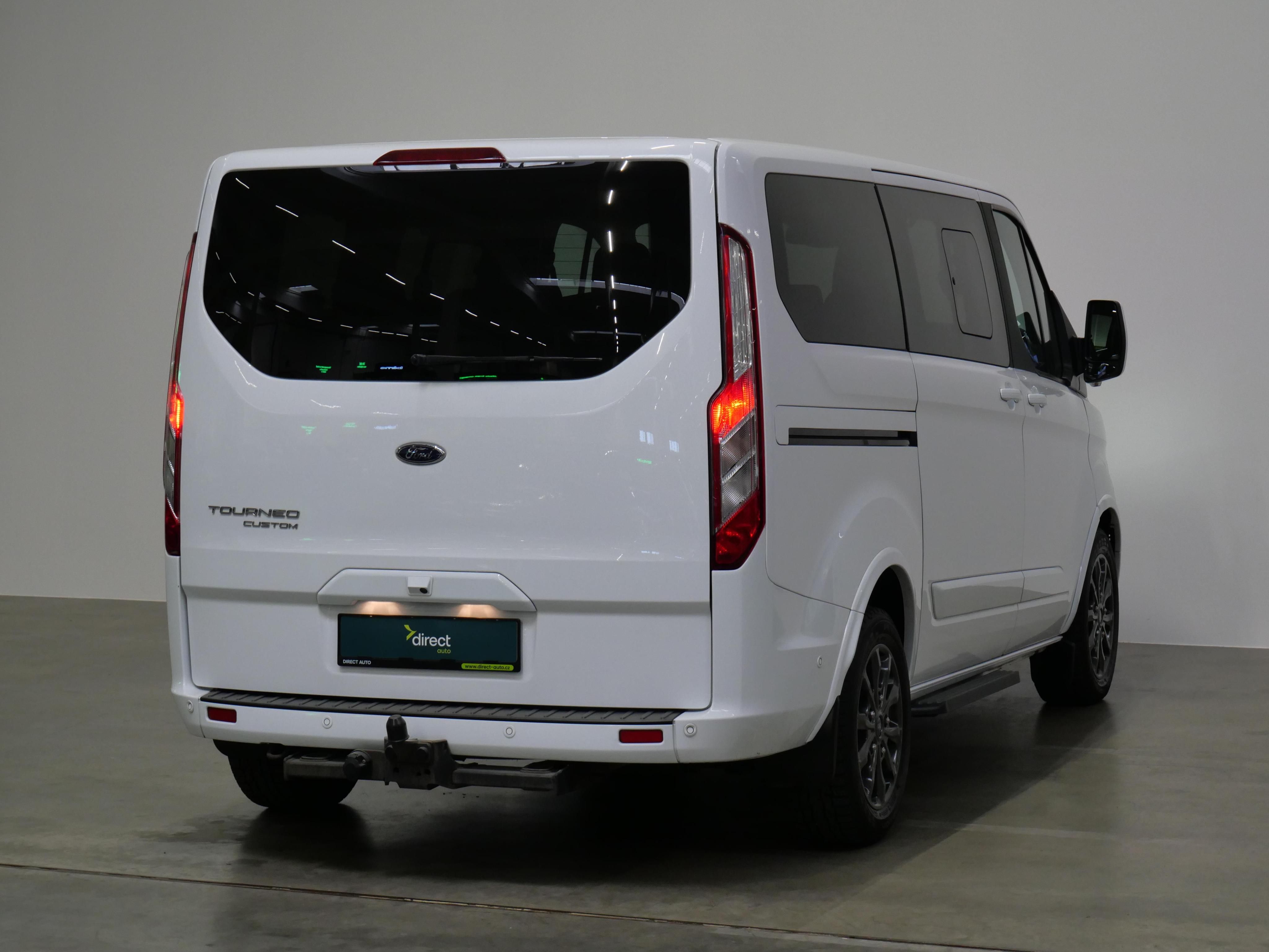 Ford Tourneo Custom, 2.0 TDCI 136 kW Titanium X - fotka 2