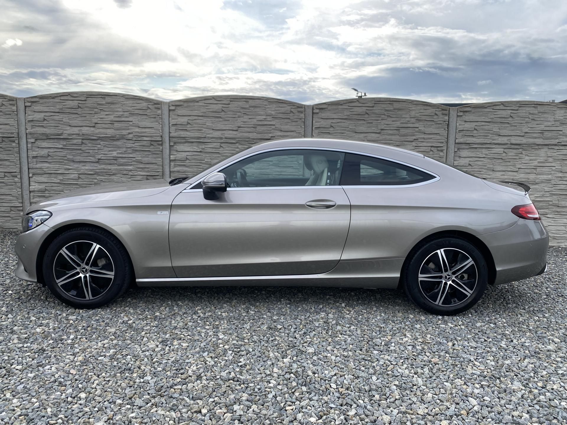 Mercedes-Benz Třídy C, C 400 COUPE 4MATIC 51.000KM