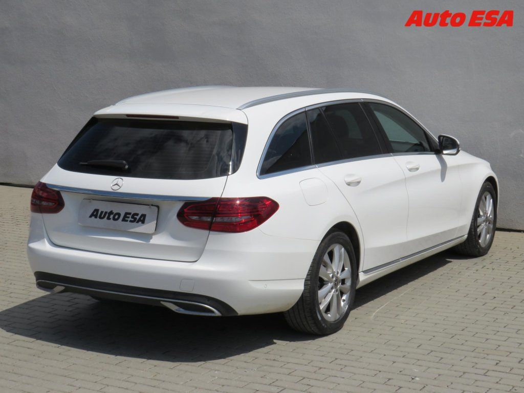 Mercedes-Benz Třídy C, 2.0CDi C 220d,ČR,AT,LED - fotka 4