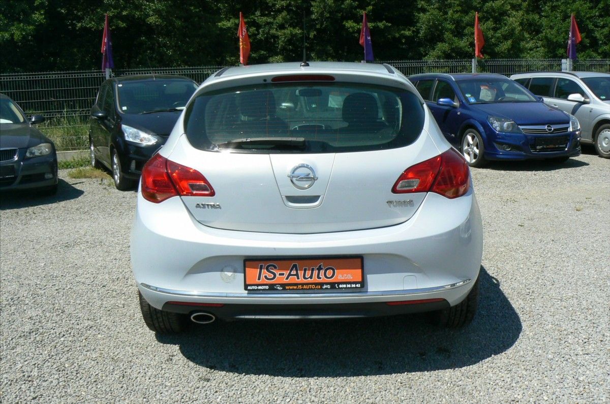 Opel Astra, 1,4 - 103 kw - fotka 4