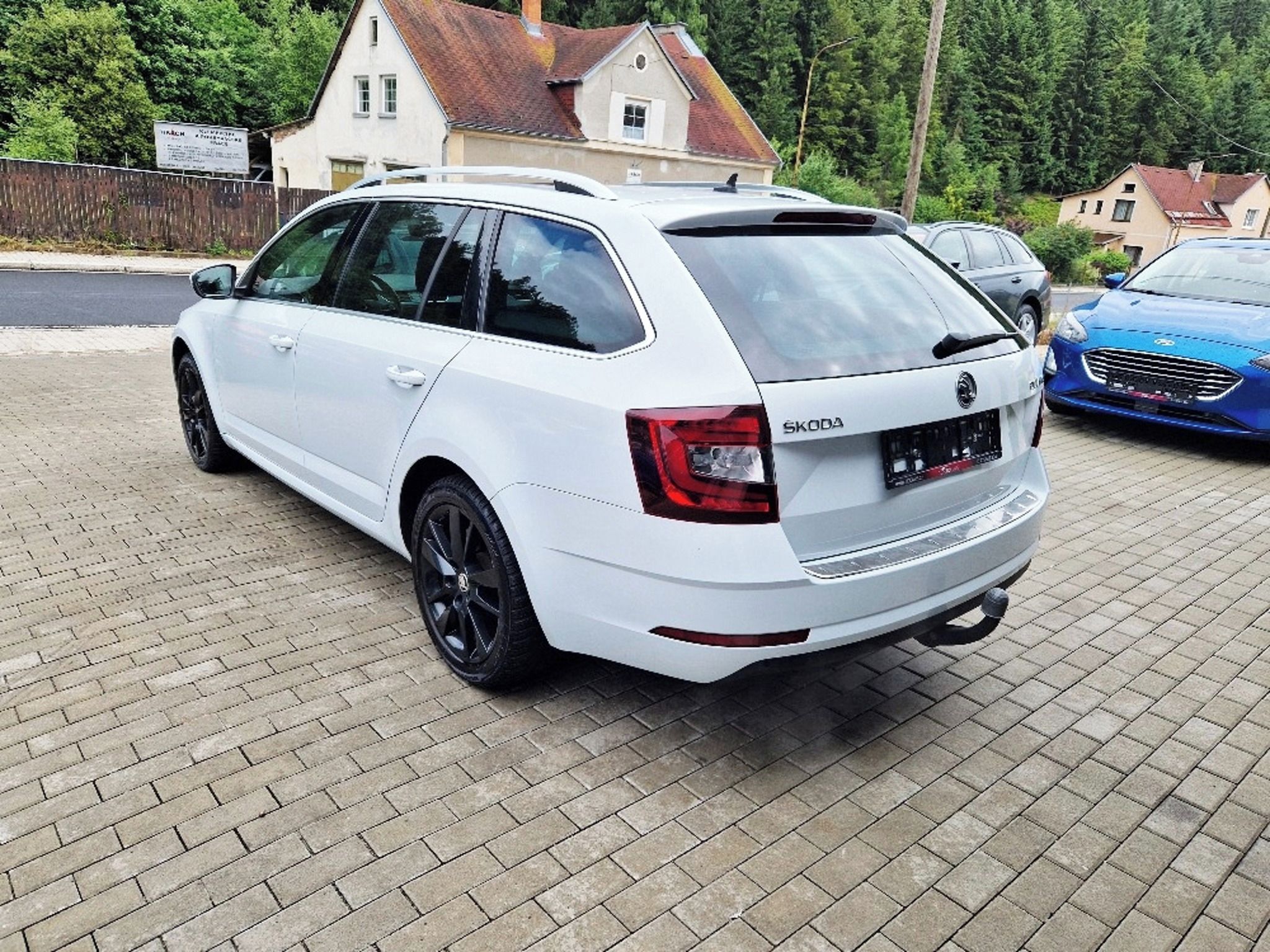 Škoda Octavia, 1.5 TSi (110 kW), LED, tažné - fotka 3