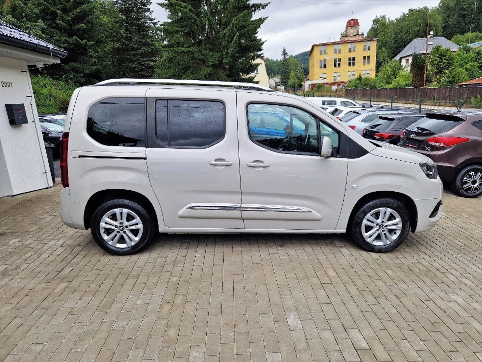 Toyota Proace City Verso, 1.5 D Family - fotka 6