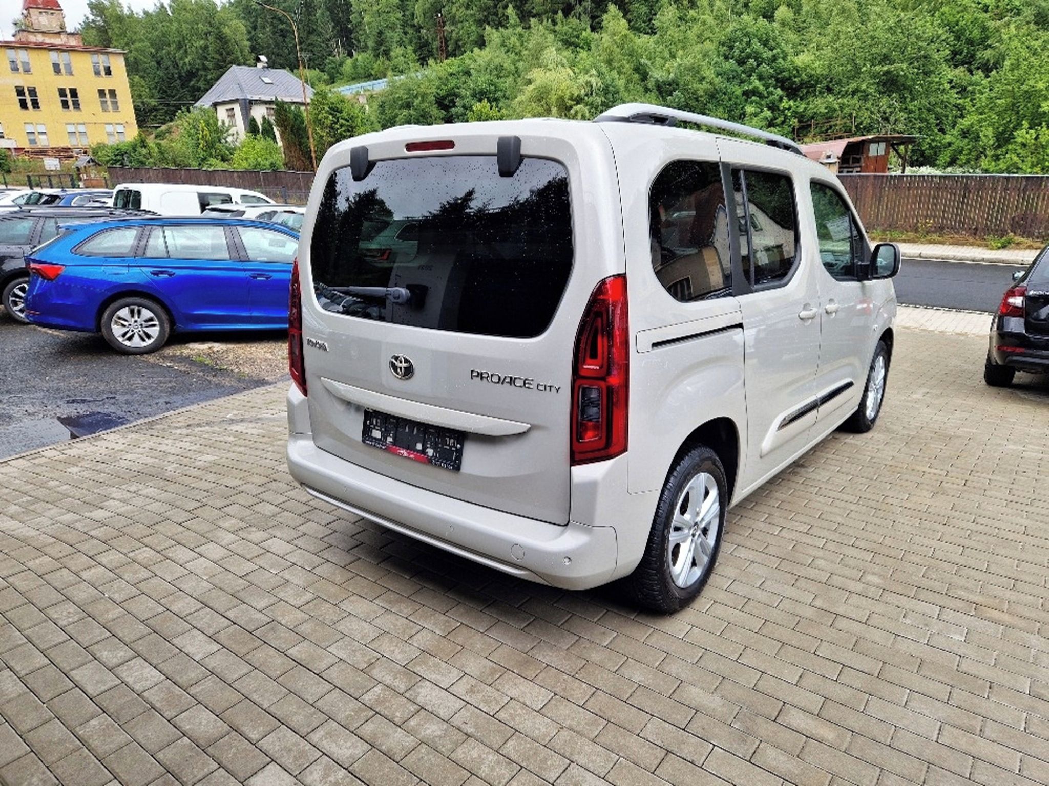 Toyota Proace City Verso, 1.5 D Family - fotka 4