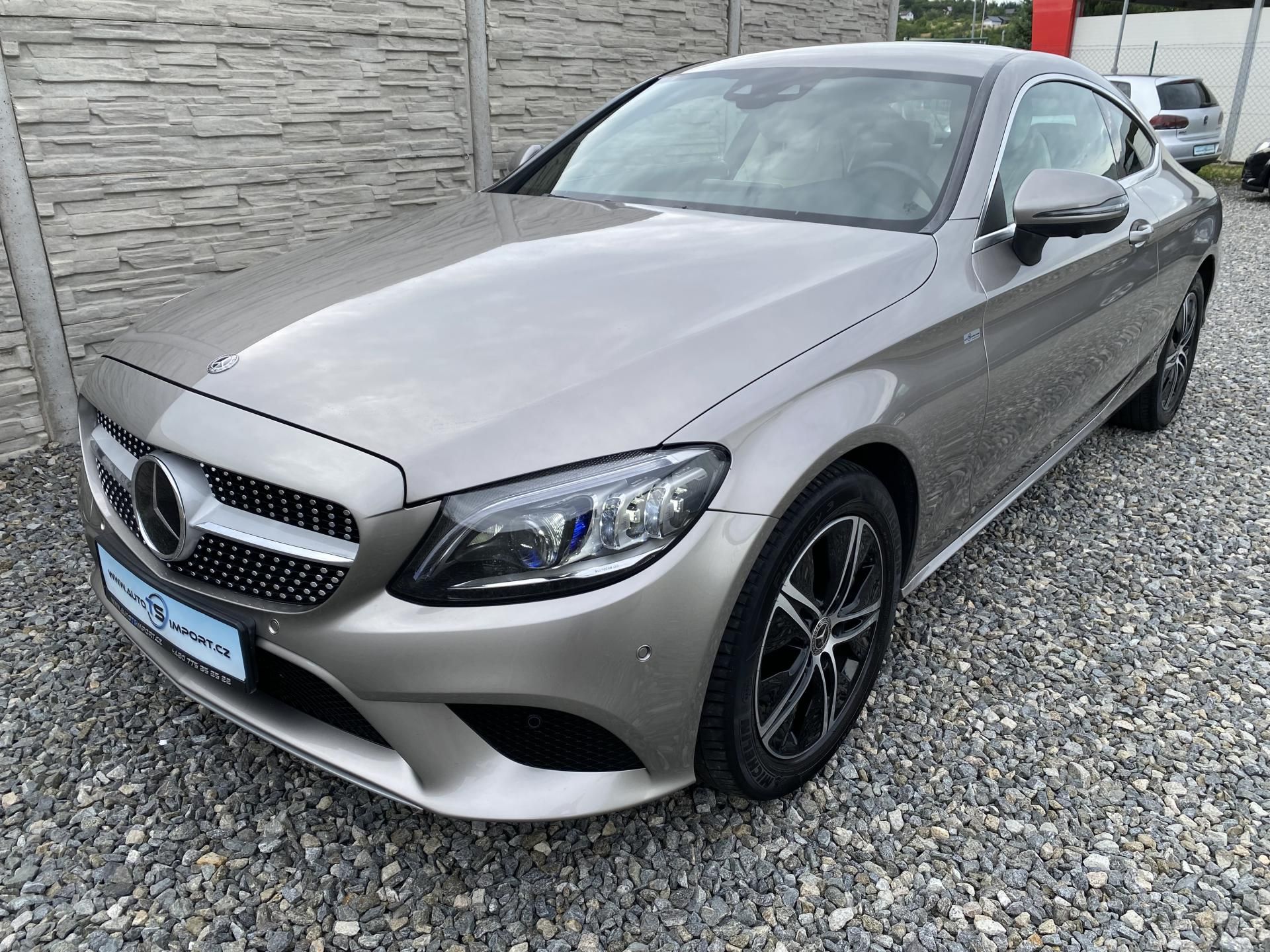 Mercedes-Benz Třídy C, C 400 COUPE 4MATIC 51.000KM - fotka 2