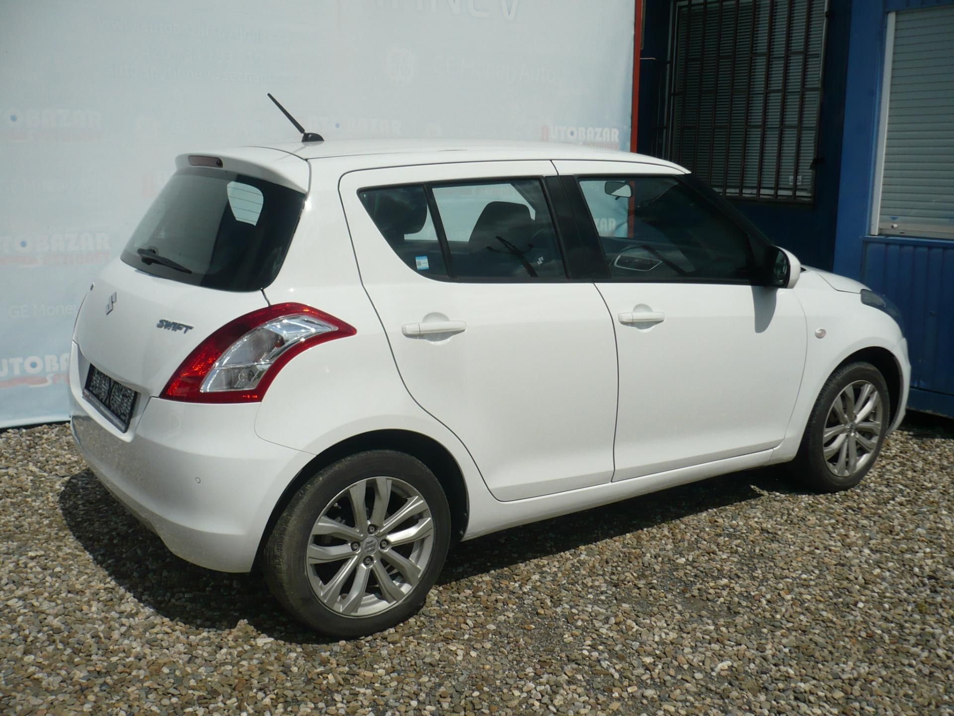 Suzuki Swift, 1.2i 69Kw Klimatizace - fotka 6