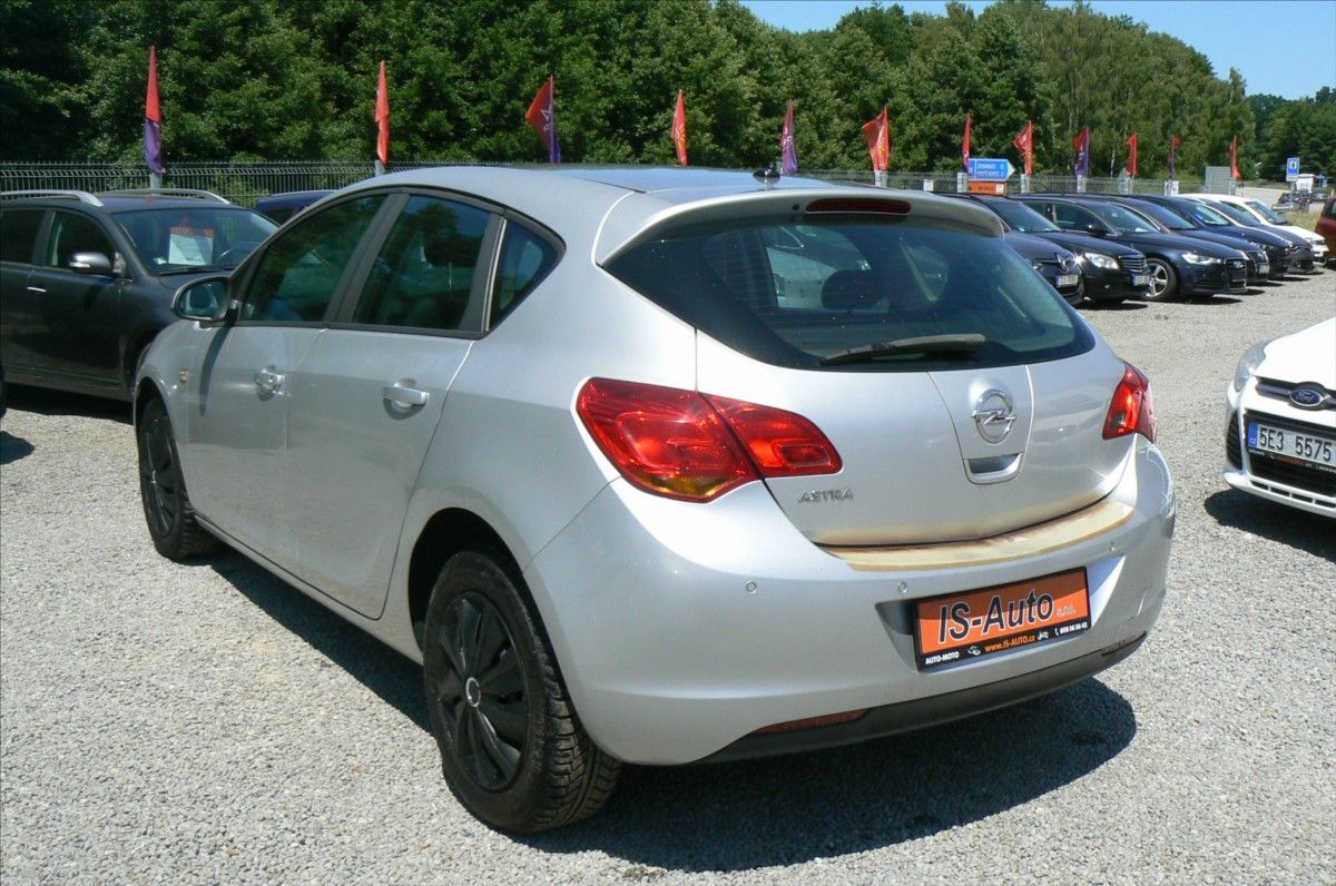 Opel Astra, 1,6 i - fotka 3