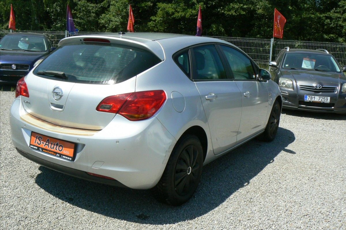 Opel Astra, 1,6 i - fotka 5