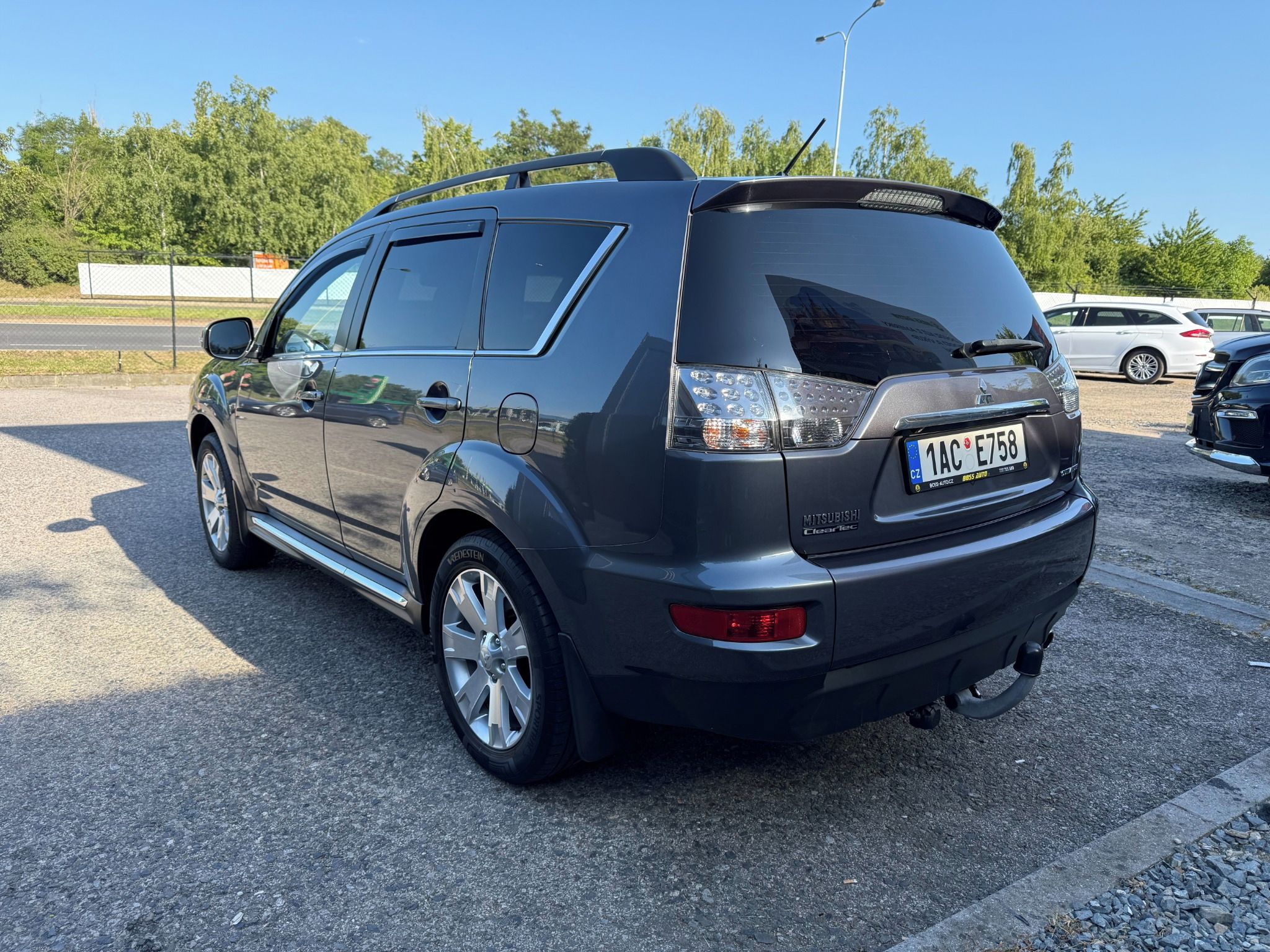 Mitsubishi Outlander, Mitsubishi Outlander XL 2011 - fotka 5