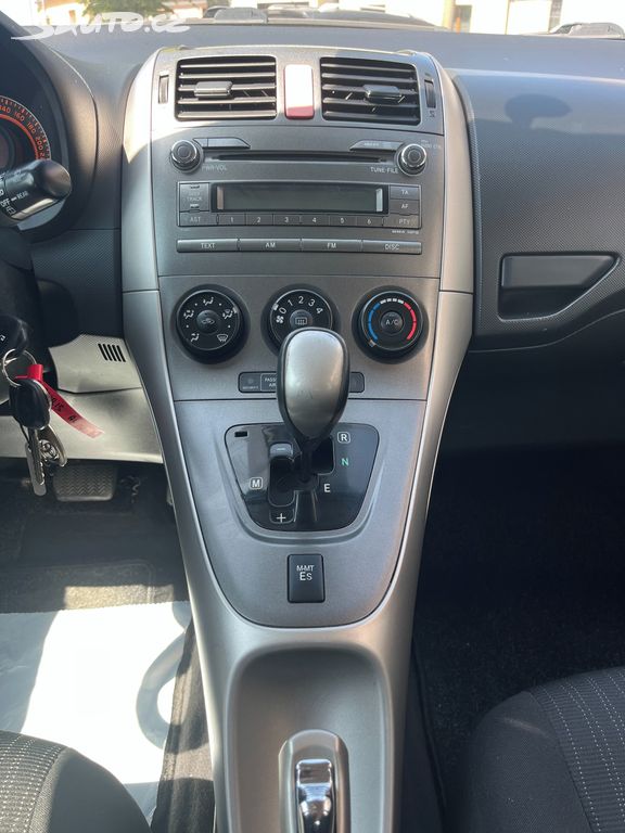 Toyota Auris, fotka 12