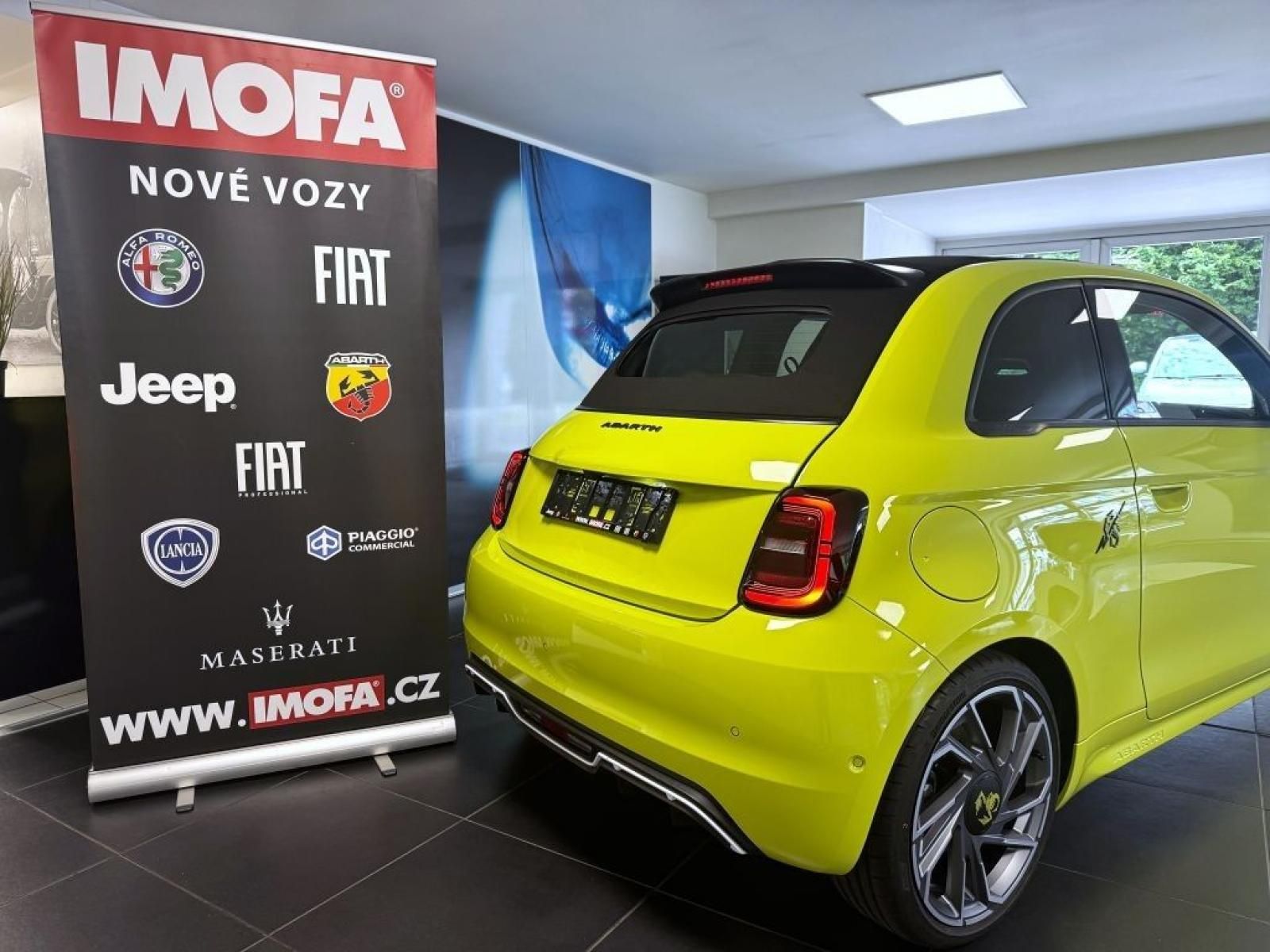 Abarth 500e, Cabrio 114 kW (155k) Turismo - fotka 6