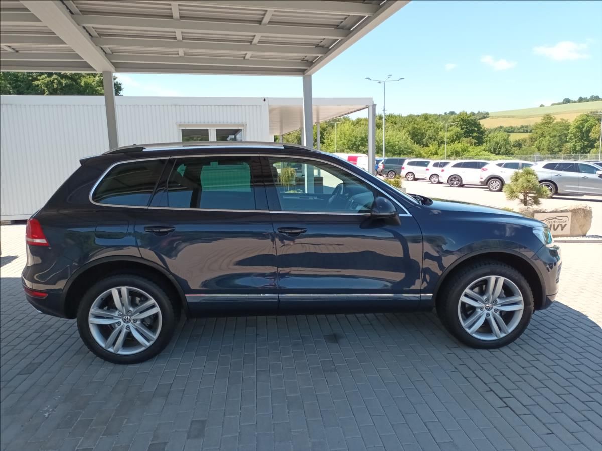 Volkswagen Touareg, 3,0 TDI,176KW,NAVI,KŮŽE,PRUŽIN - fotka 4