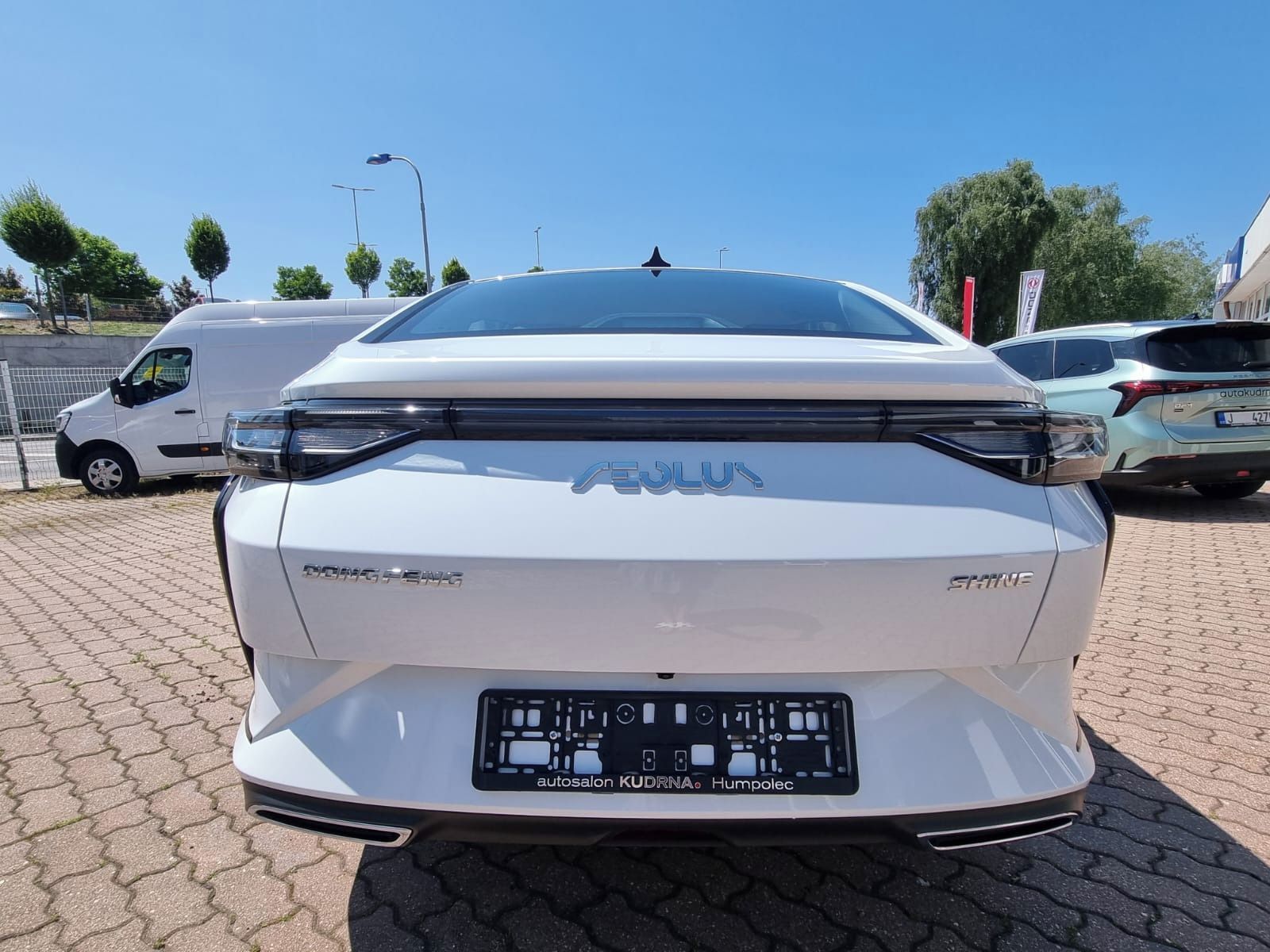 Dongfeng Shine, E1 aktuální modelový rok - fotka 6