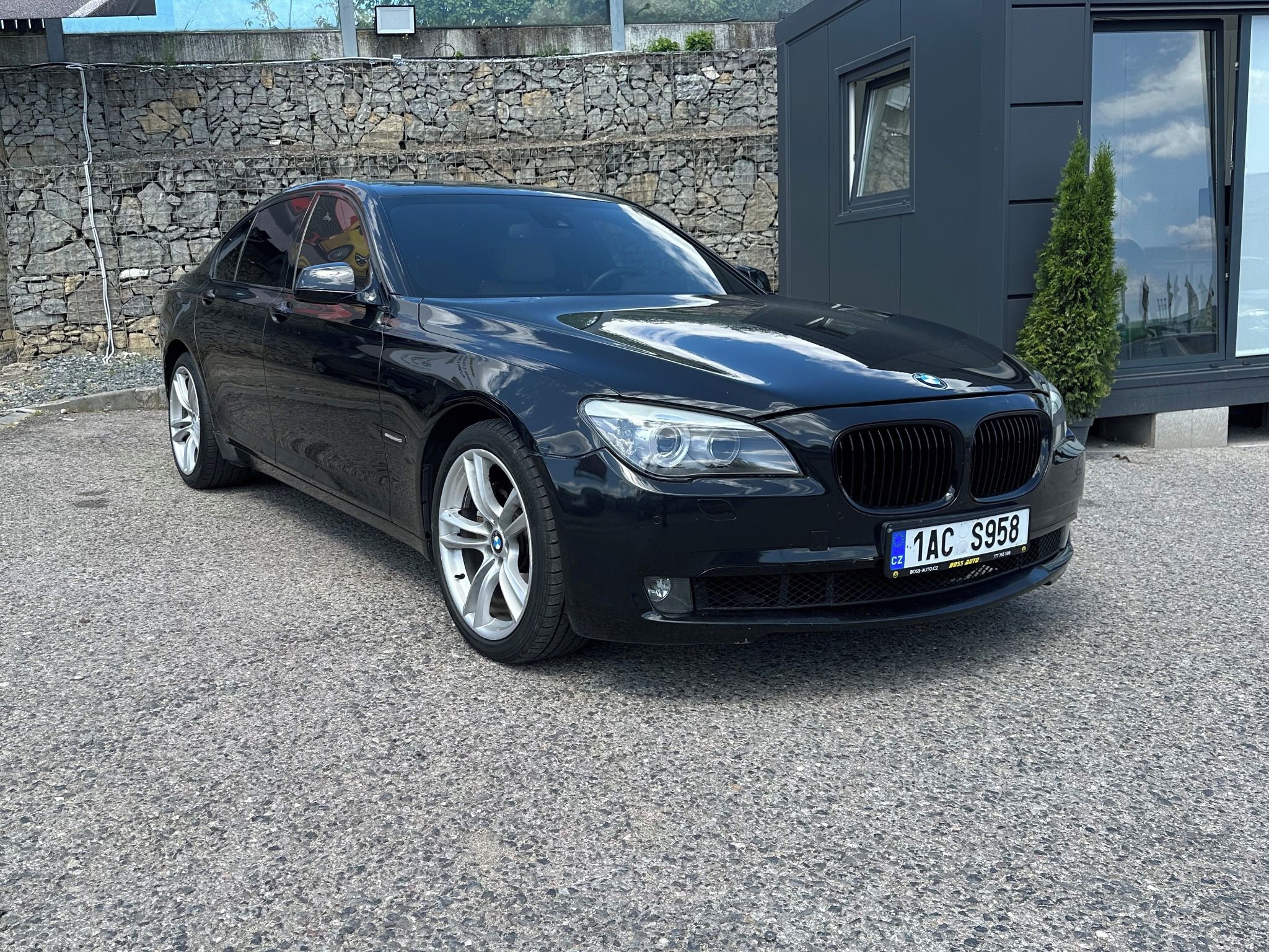 BMW Řada 7, BMW 740D xDrive 2010