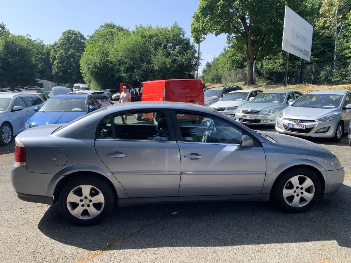 Opel Vectra, 2,2 DTI - fotka 5