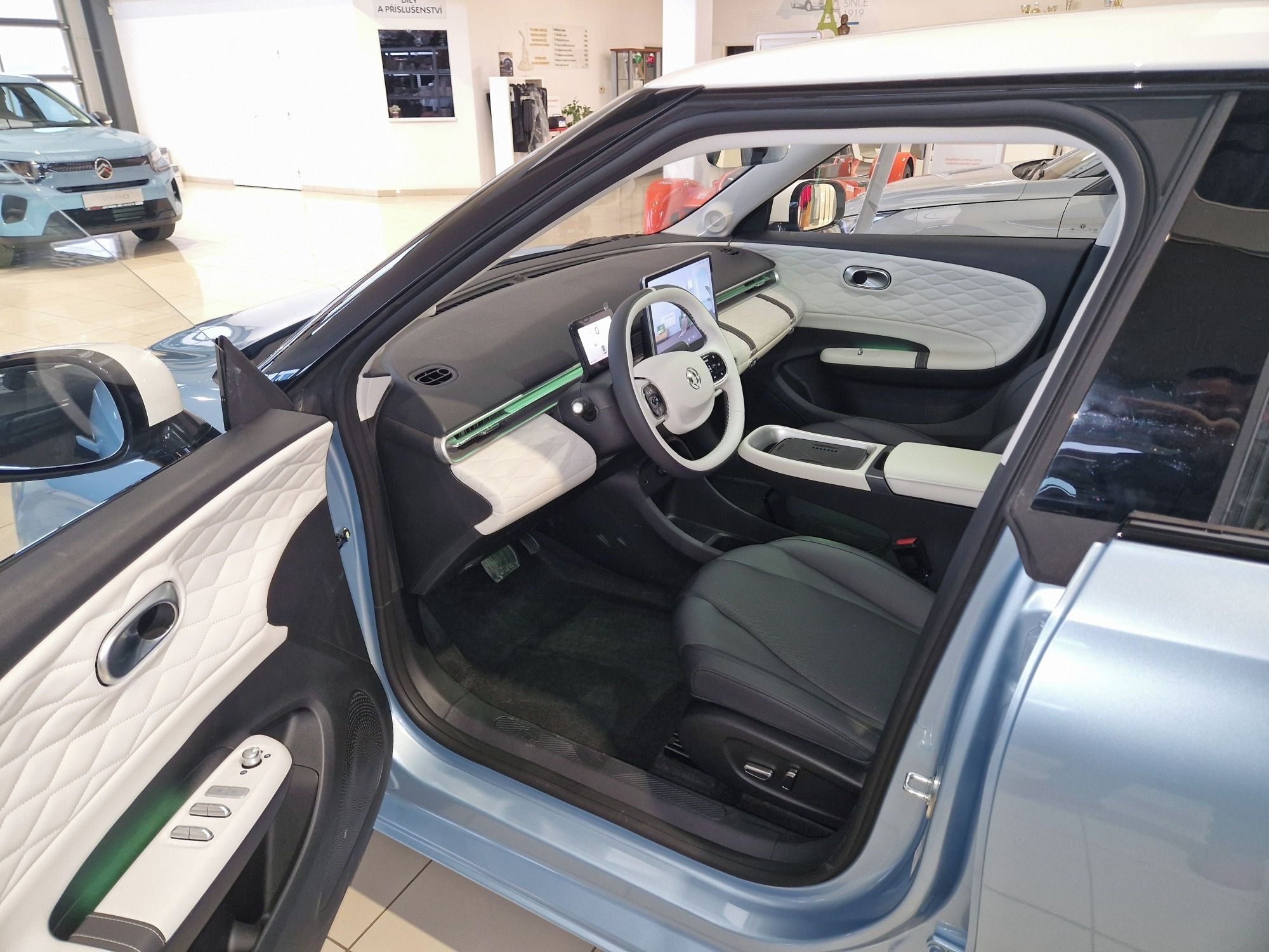Dongfeng Box, Výbava E2, baterie 43kWh - fotka 6