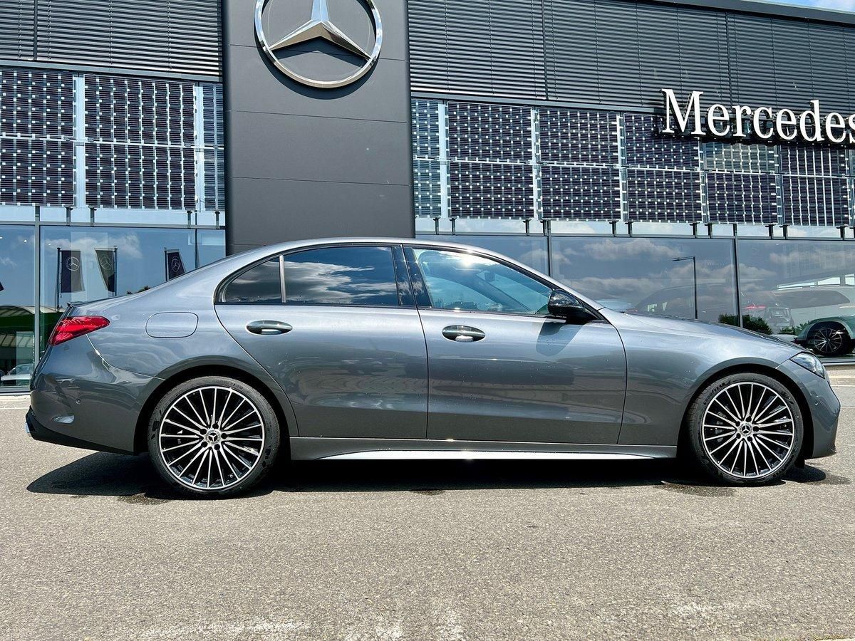 Mercedes-Benz Třídy C, 220 d 4MATIC AMG Style Edition - fotka 2