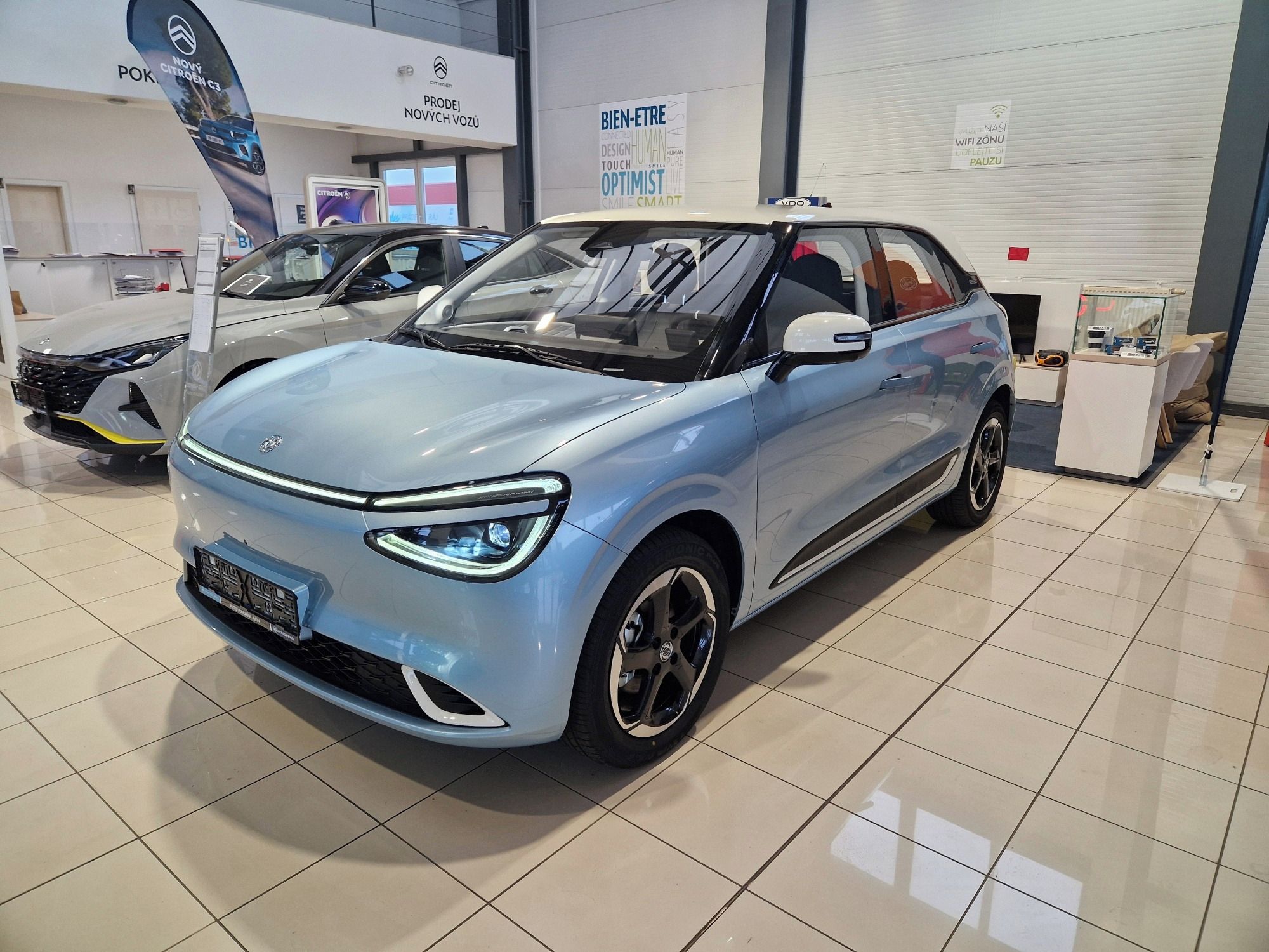 Dongfeng Box, Výbava E2, baterie 43kWh