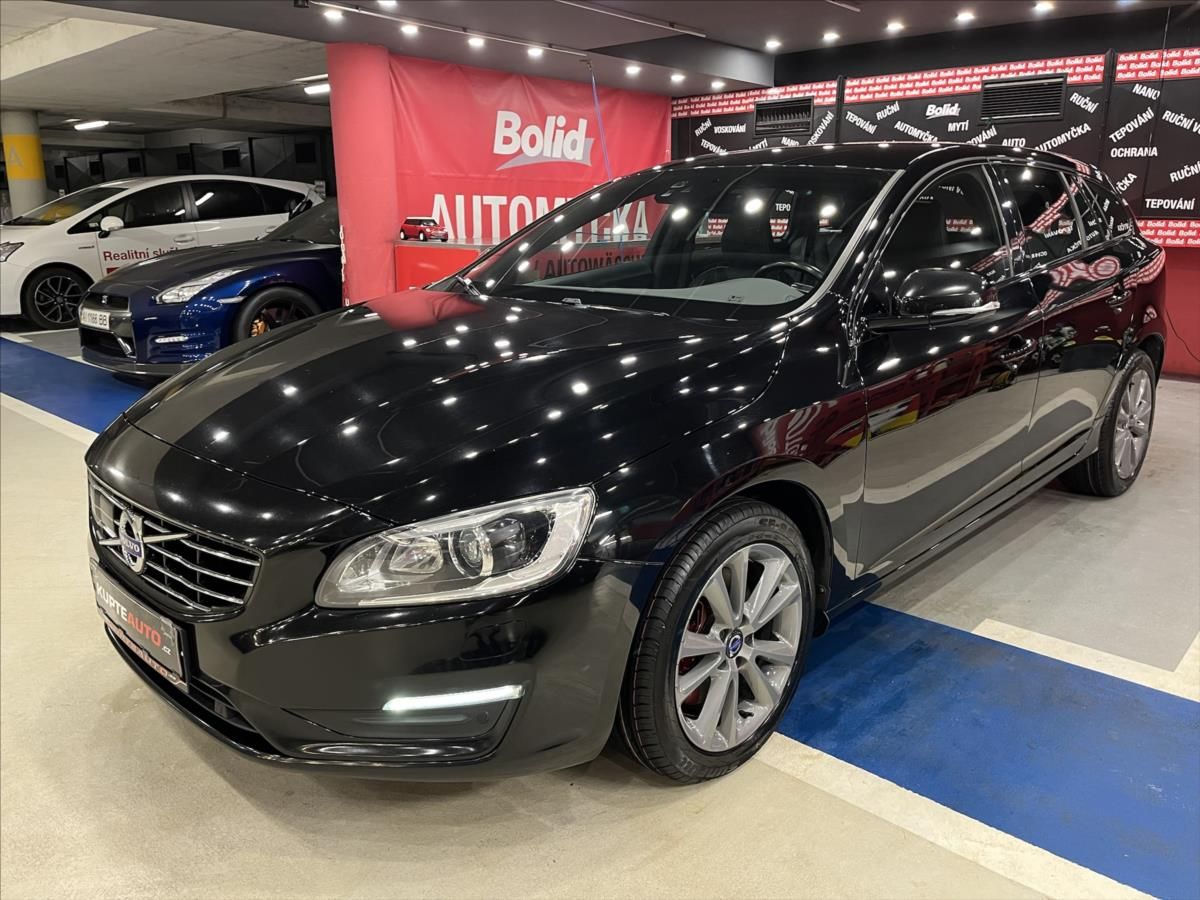 Volvo V60, 2,4 D4 AWD Momentum