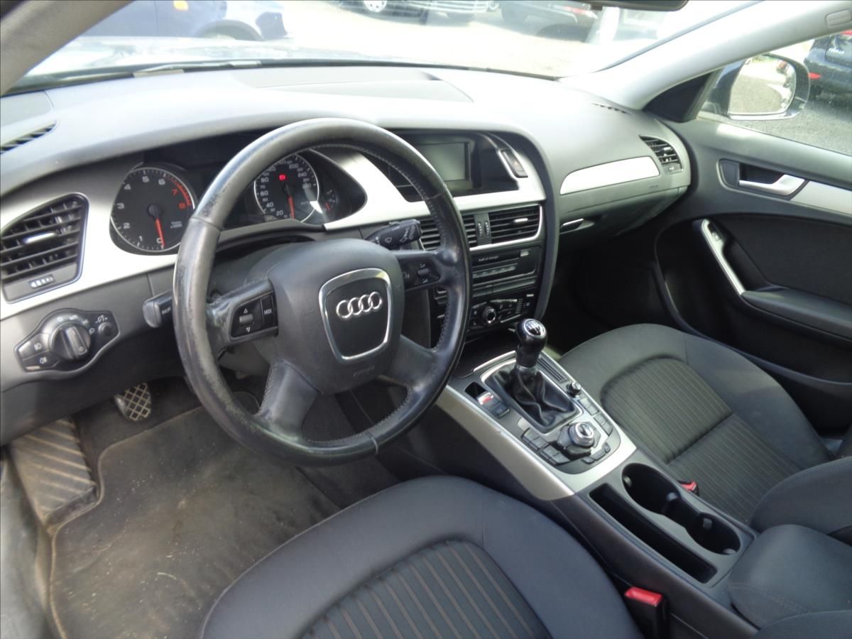Audi A4, 2,0 - fotka 6