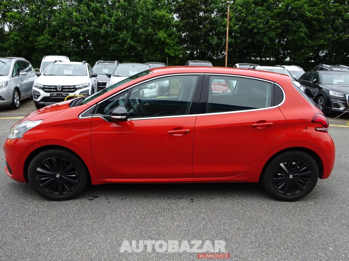 Peugeot 208, 1.2 puretech, garance km - fotka 5