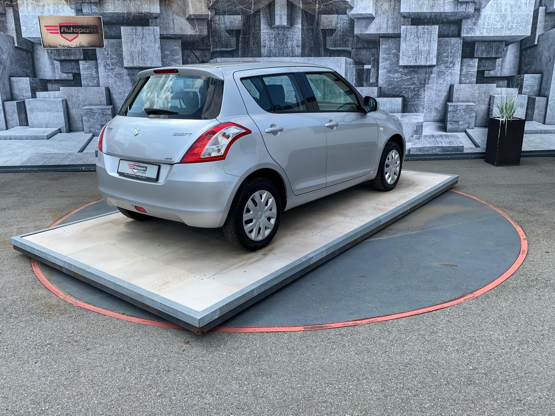Suzuki Swift, 1.2i, 69KW, 4x4, - fotka 6