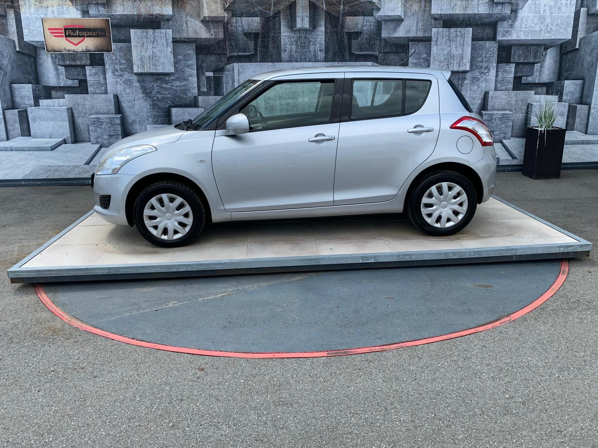 Suzuki Swift, 1.2i, 69KW, 4x4, - fotka 4