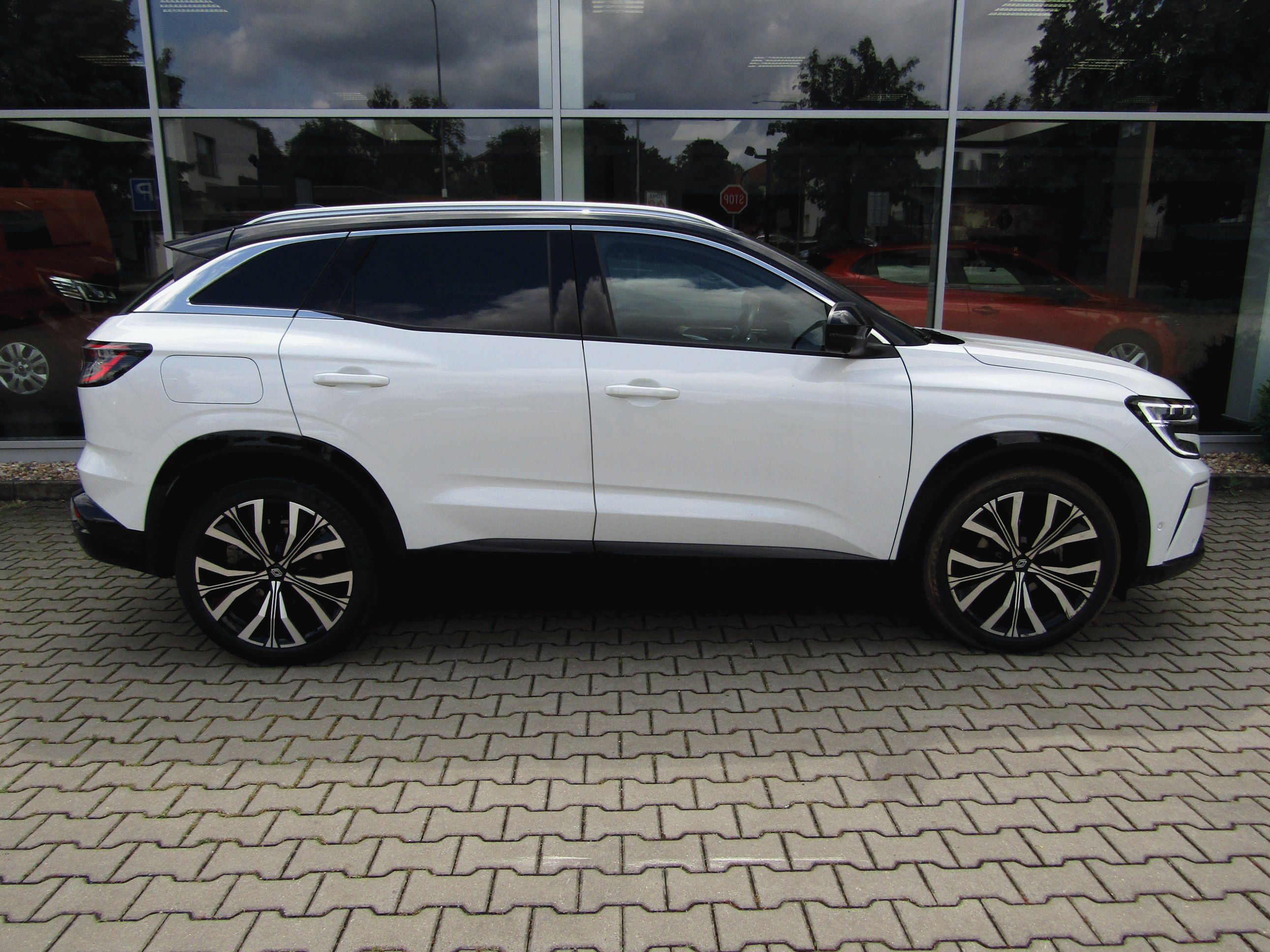 Renault Austral, mild hybrid 160 auto Iconic - fotka 3