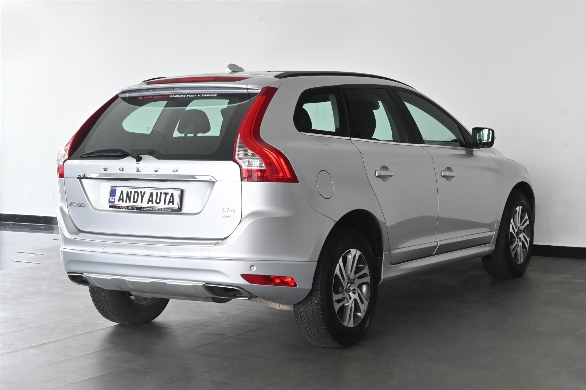 Volvo XC60, 2,4 D5 133 kW AT6 AWD Záruka a - fotka 3