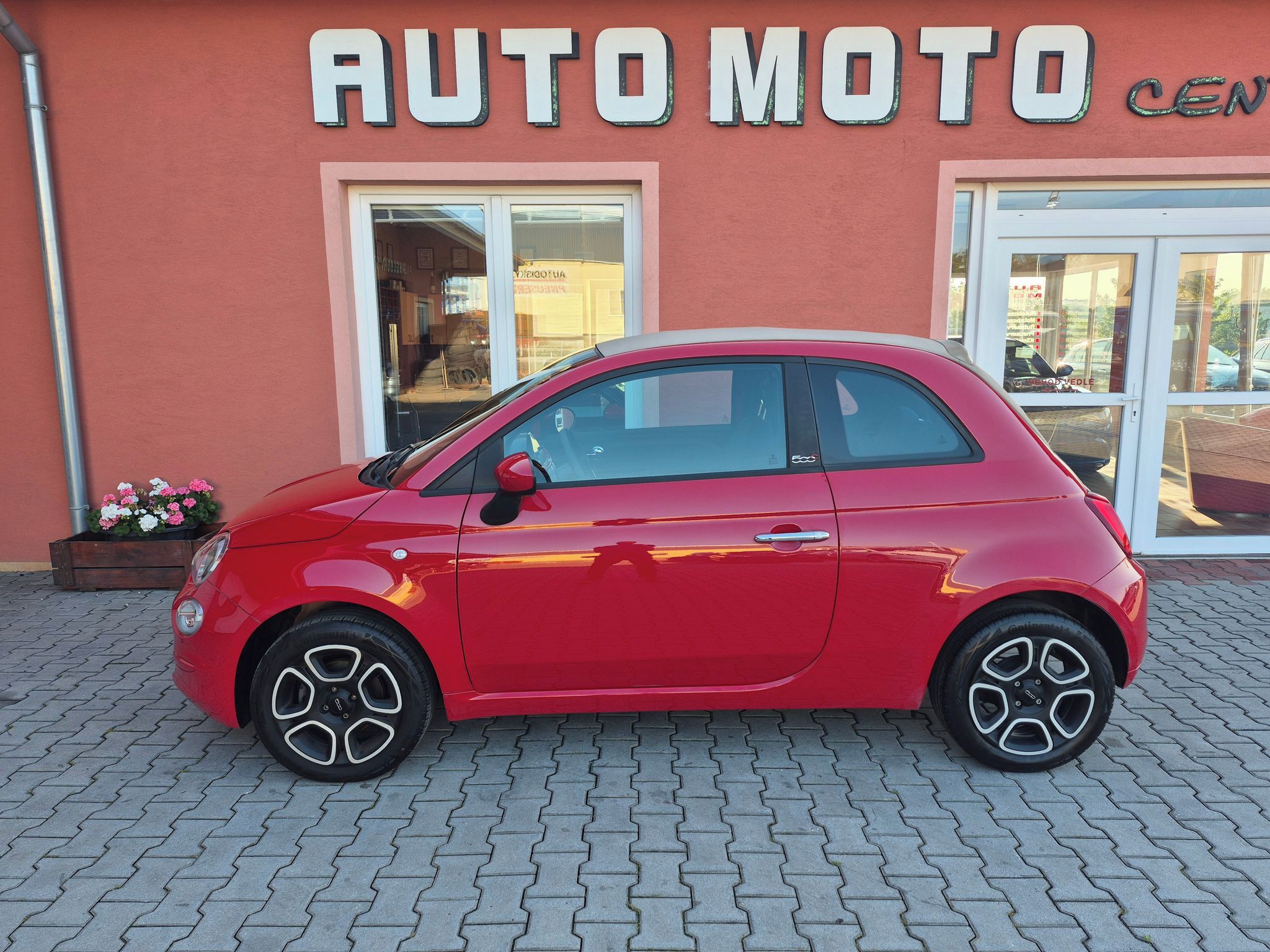 Fiat 500C, 1.0 Mild-Hybrid Club 52kW DPH - fotka 2