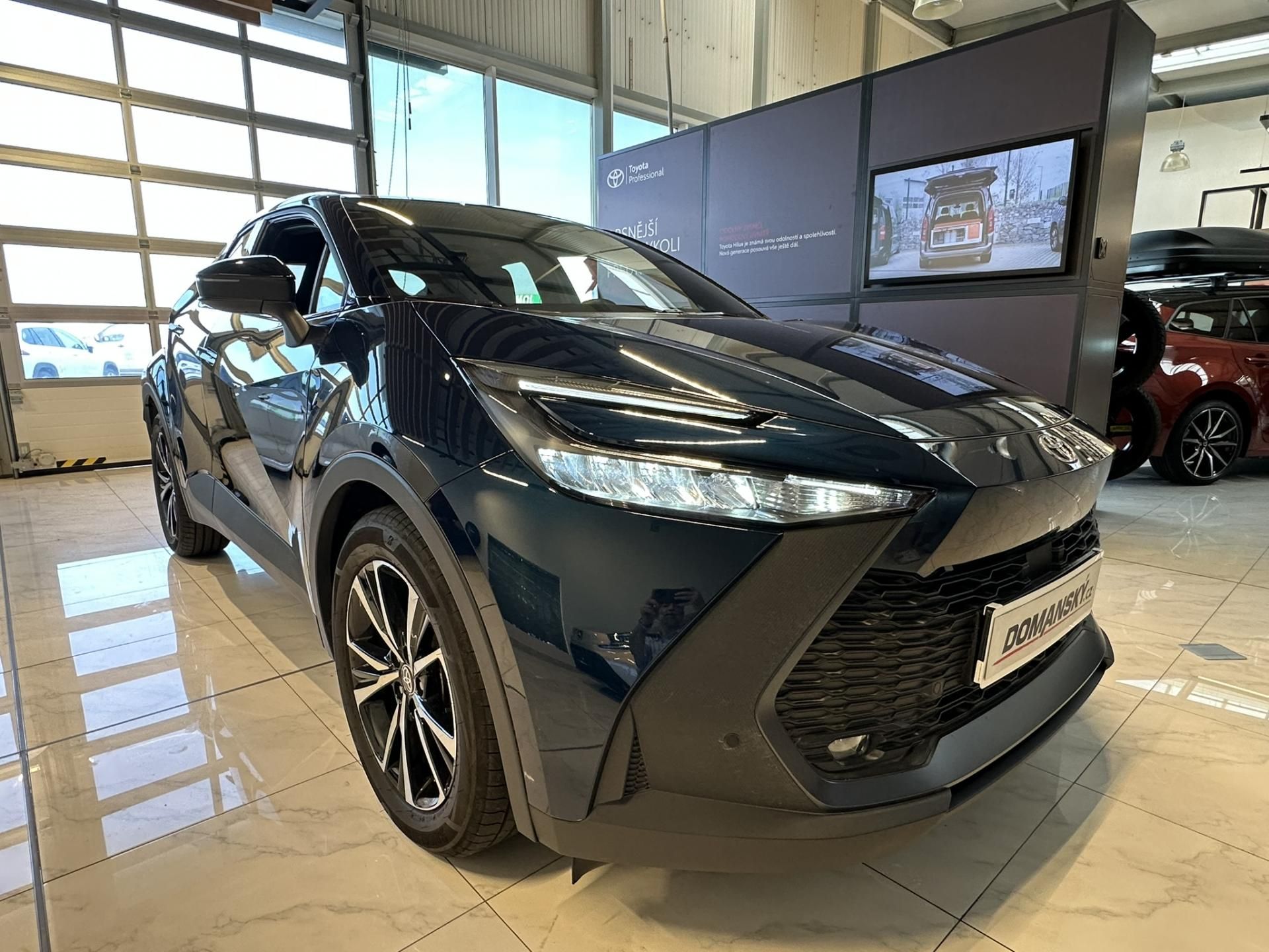 Toyota C-HR, 1.8L HEV STYLE - fotka 2