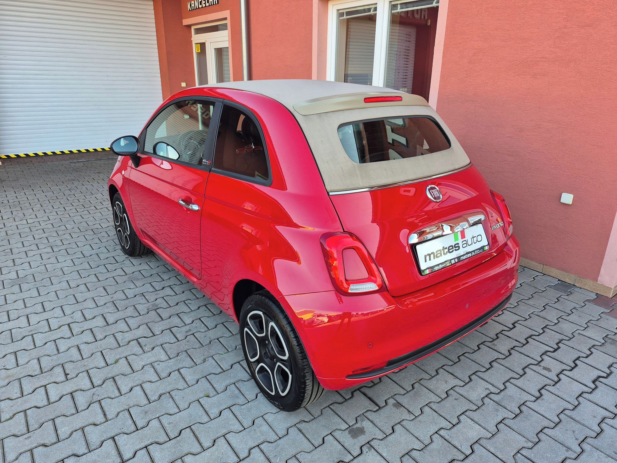 Fiat 500C, 1.0 Mild-Hybrid Club 52kW DPH - fotka 3