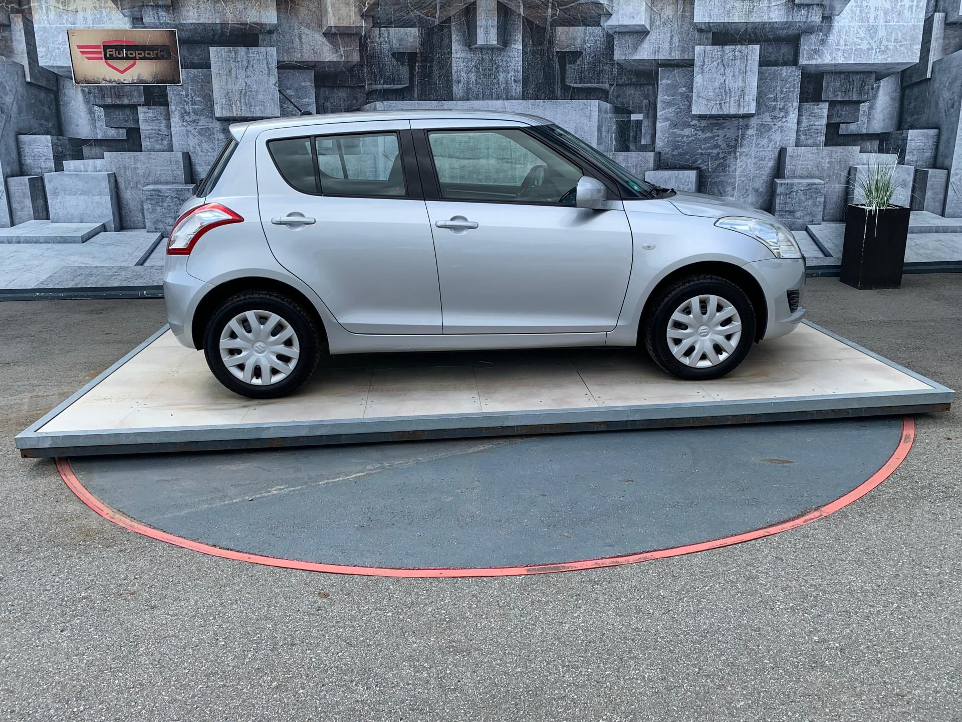 Suzuki Swift, 1.2i, 69KW, 4x4, - fotka 5