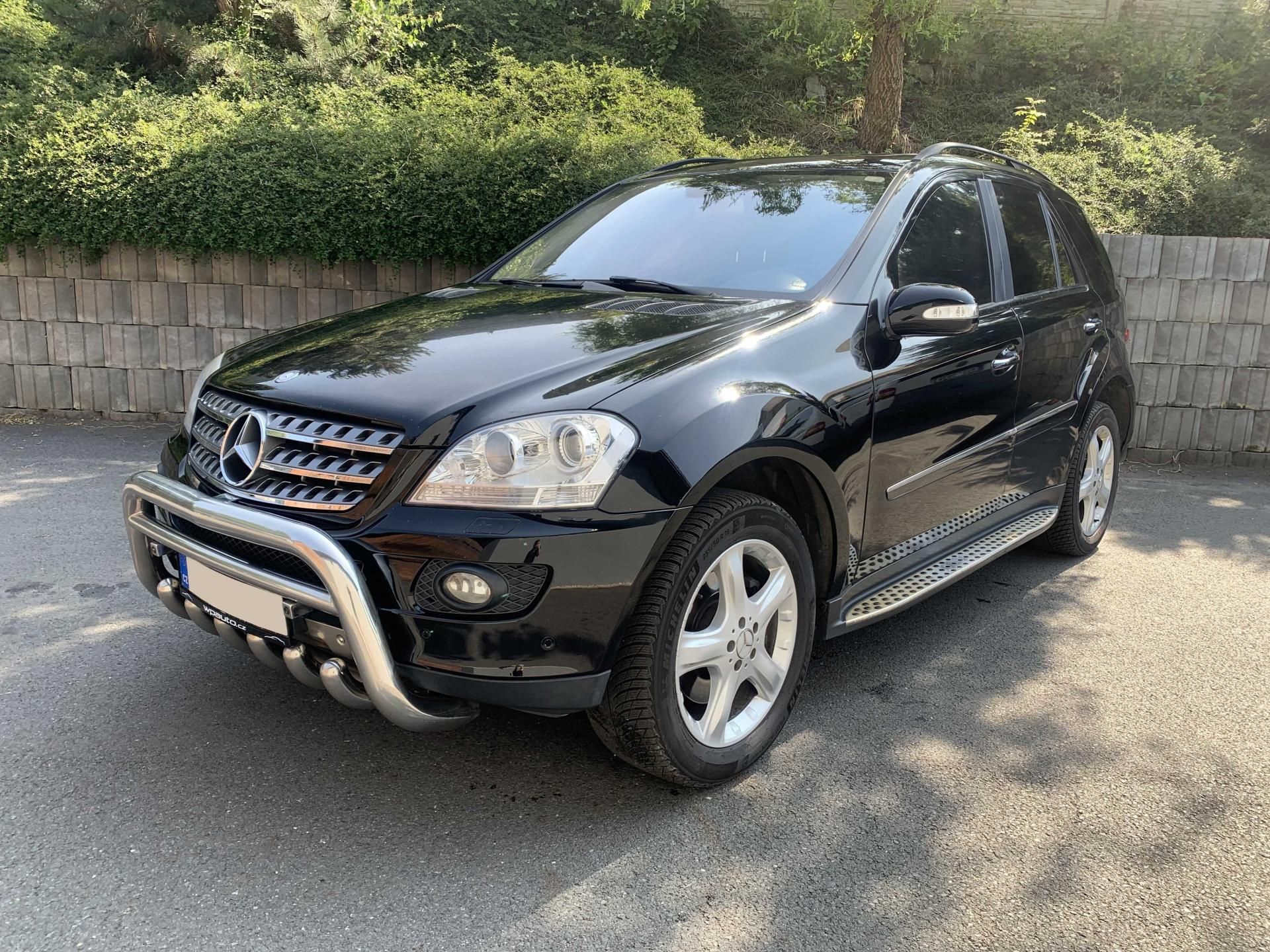 Mercedes-Benz Třídy M, ML 420 CDi V8 4MATIC VZDUCH - fotka 2